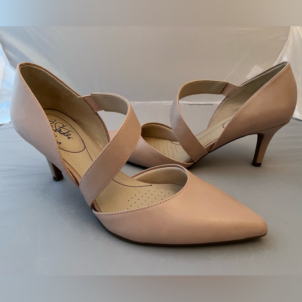 Life Stride Suki Pump with Soft System Comfort in Size 8, Light Pink